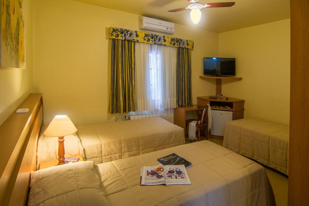 Quarto Deluxe com Cama de Casal ou 2 de Solteiro